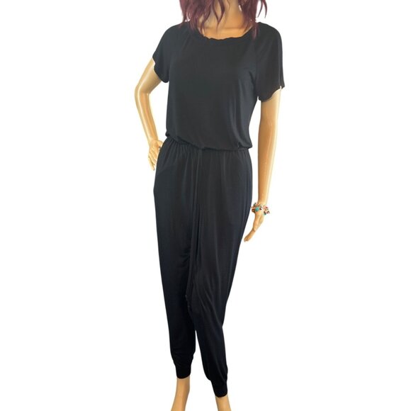 (5 for $25)  Short Sleeve Jumpsuit With Keyhole Back Design in Black Size Small - Picture 1 of 5